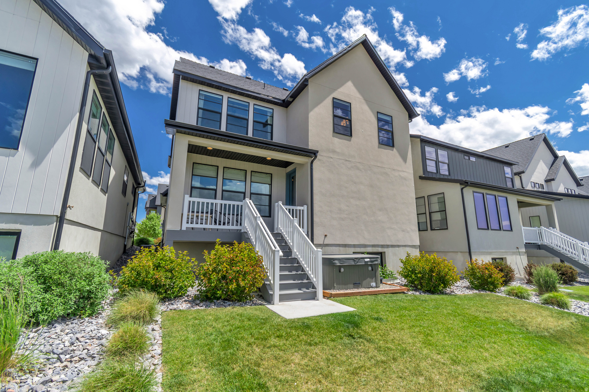 PARKVIEW COTTAGES - Residential