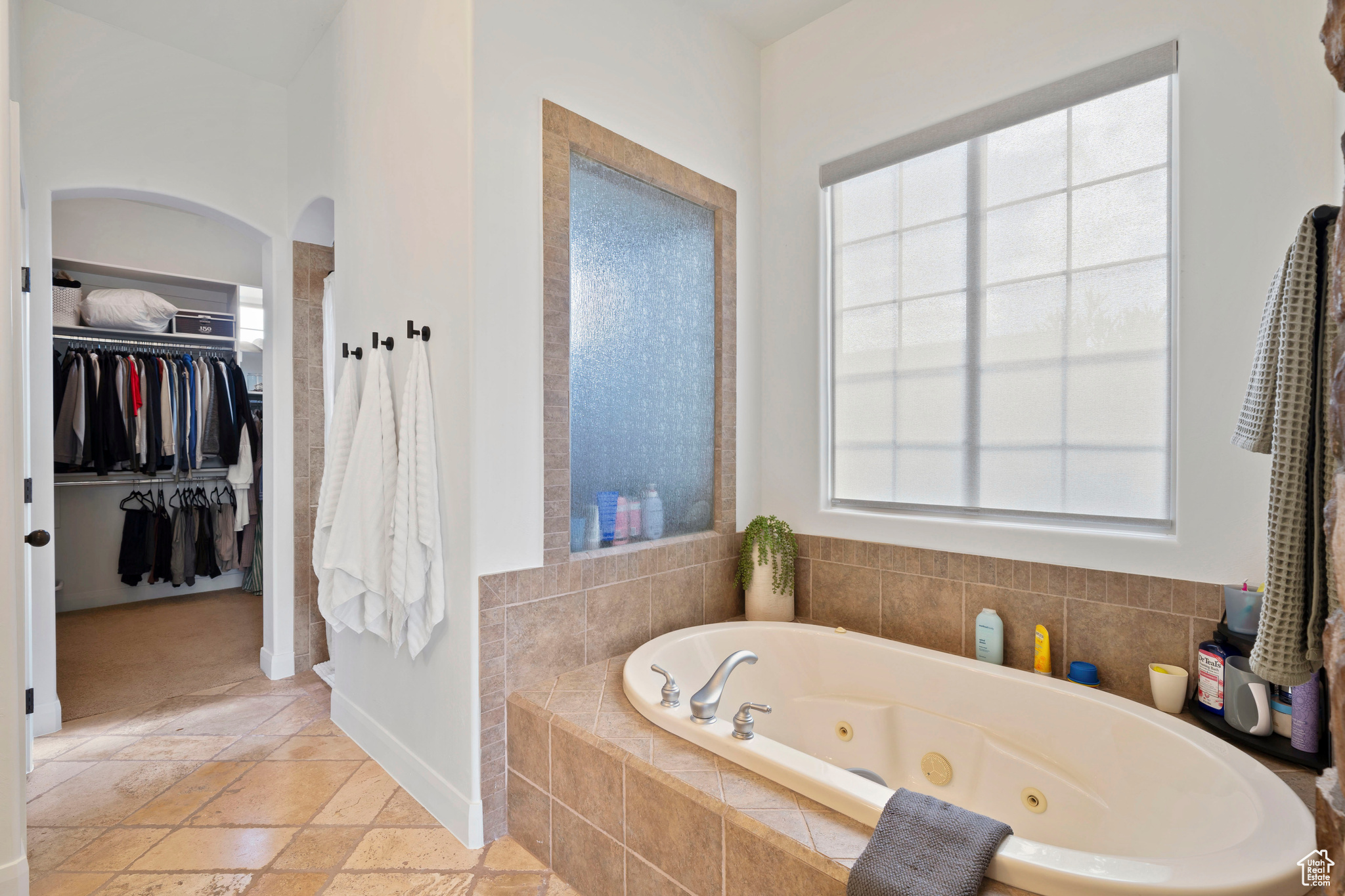 KNOLLS AT LITTLE VALLEY 2 - Residential