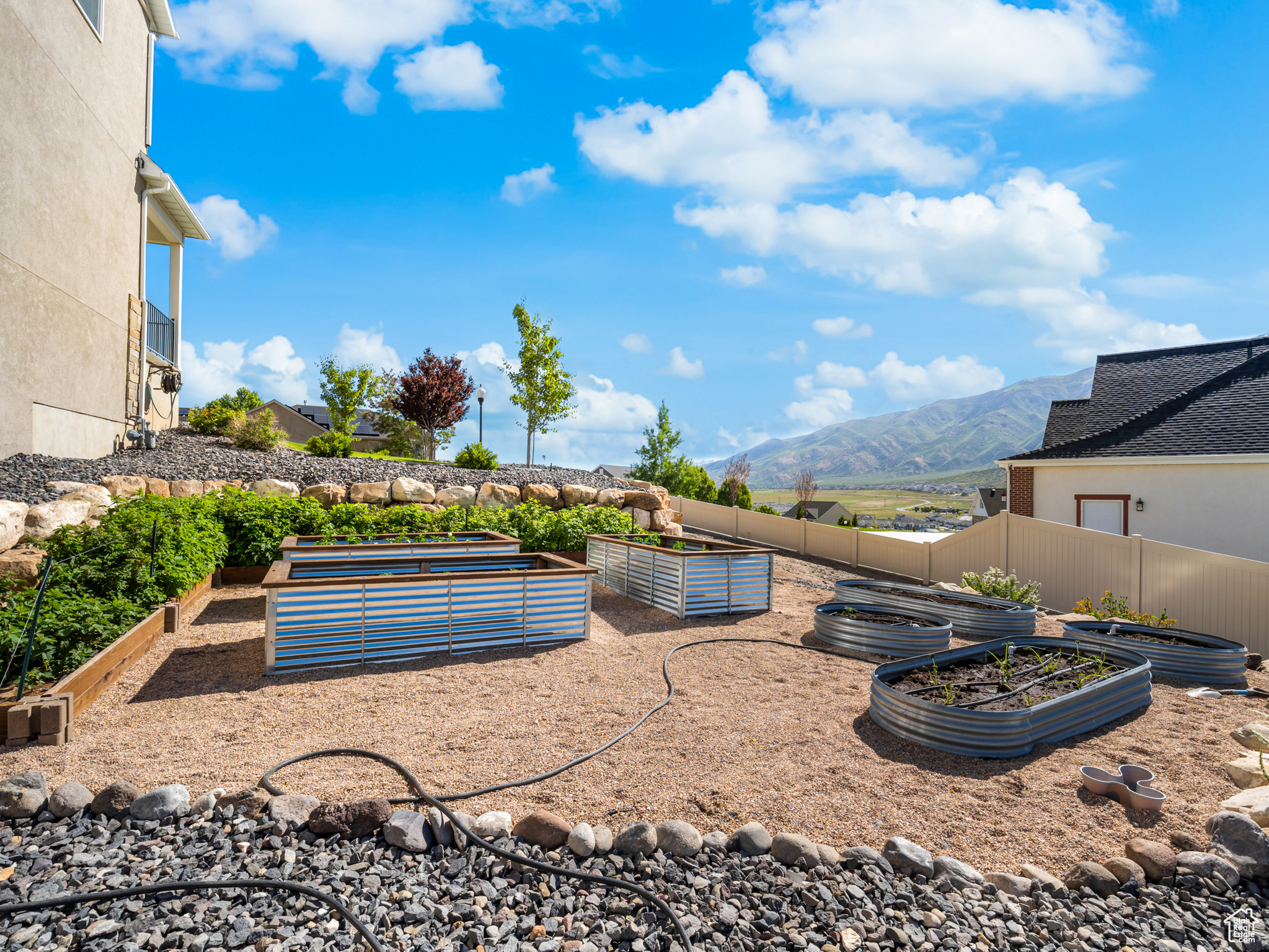 RIDGE - Residential