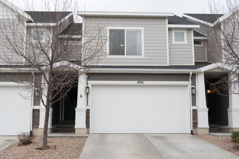 Photo of 486 S DAY DREAM LN, Saratoga Springs, UT 84045 (MLS # 2136685)