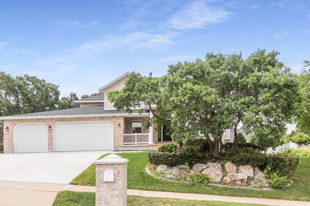Photo of 1921 ANASAZI DR, Ogden, UT 84403 (MLS # 2175808)