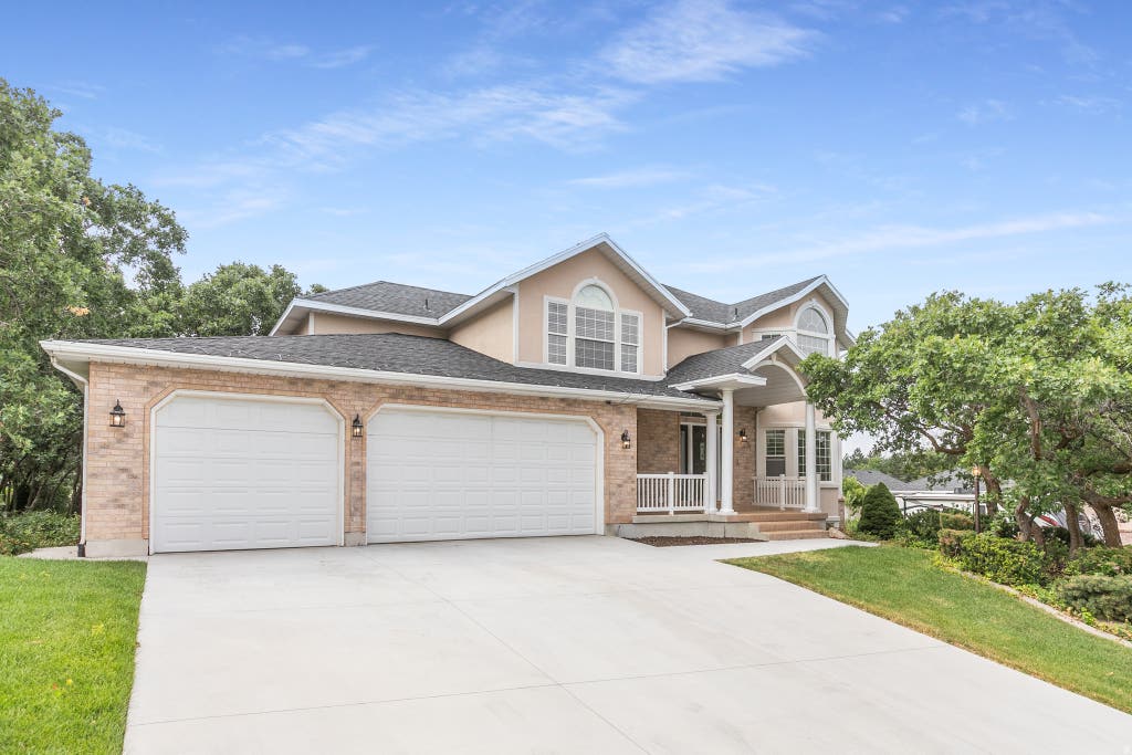 Photo of 1921 ANASAZI DR, Ogden, UT 84403 (MLS # 2175808)