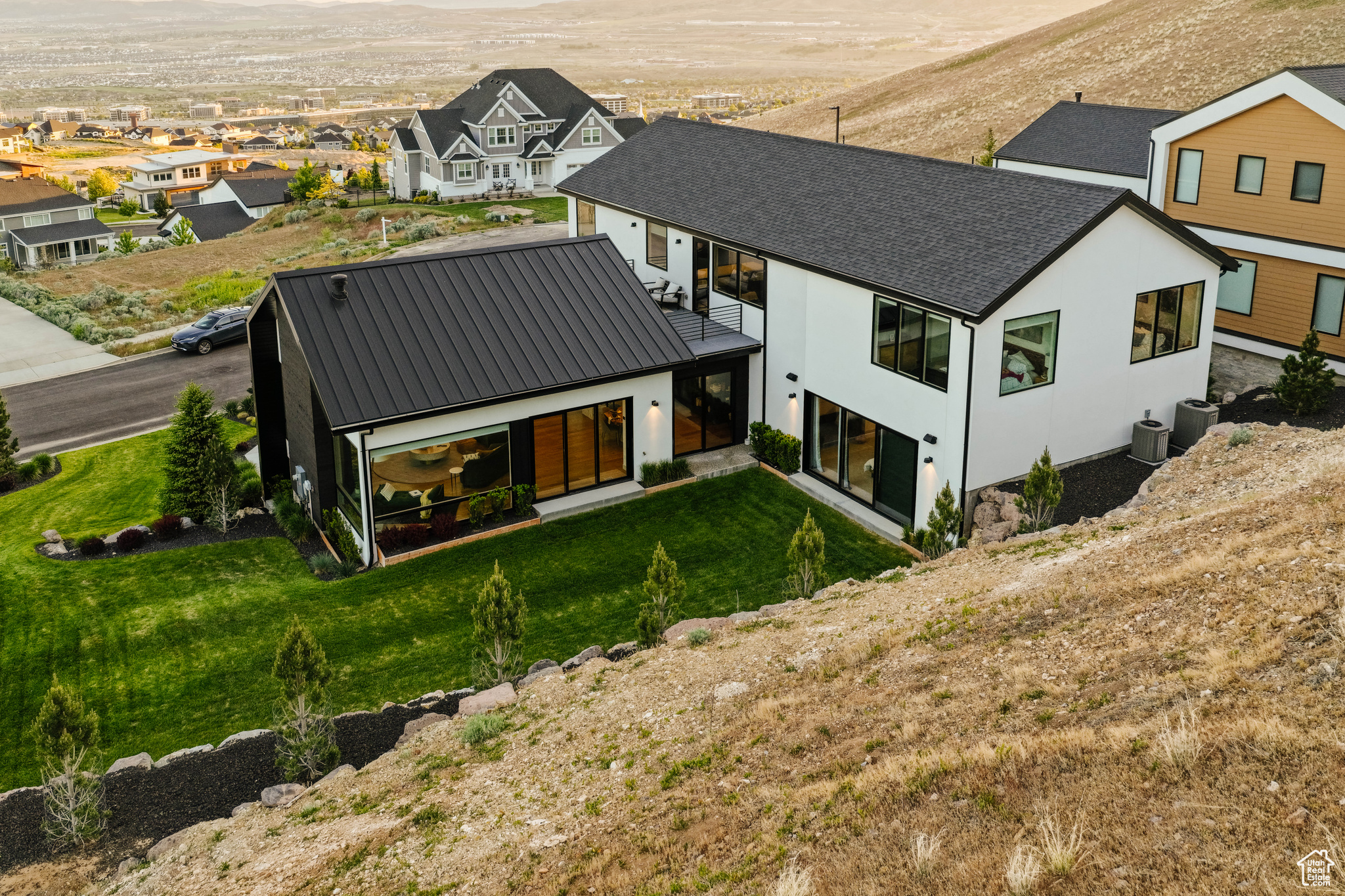 TRAVERSE MOUNTAIN - Residential