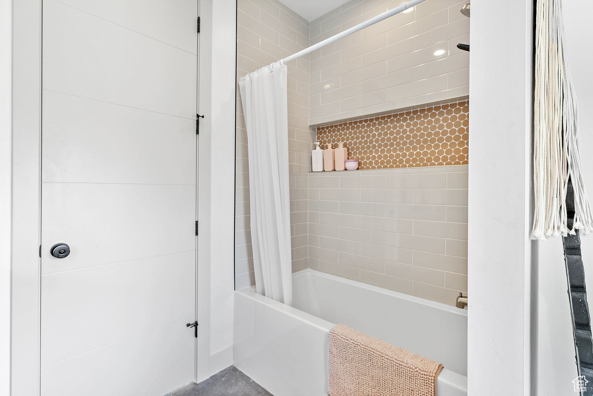 TRAVERSE MOUNTAIN - Residential