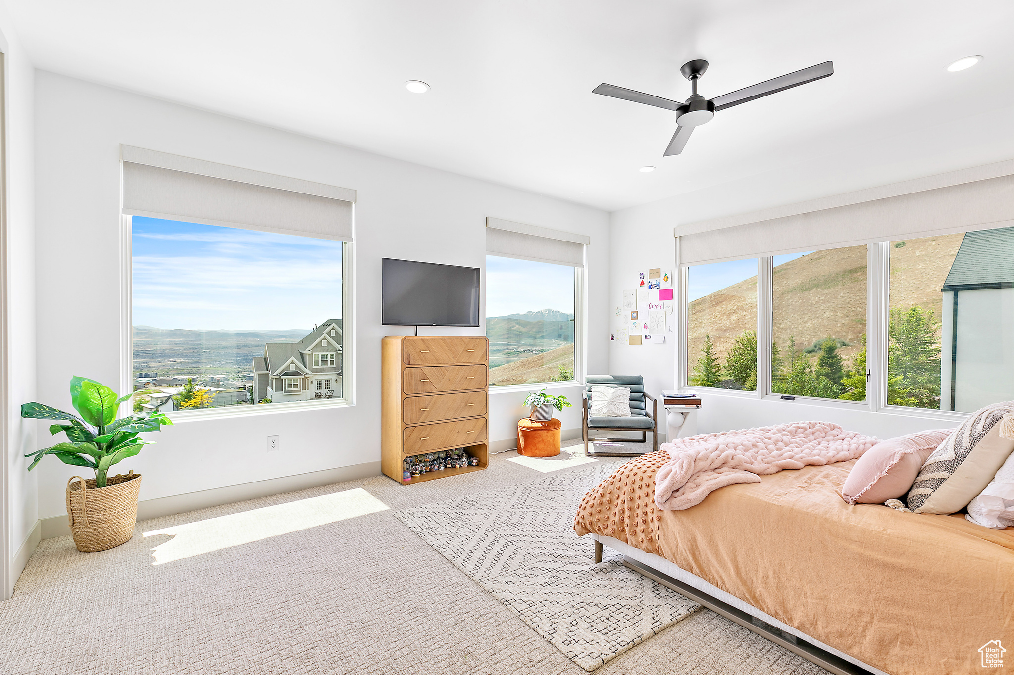 TRAVERSE MOUNTAIN - Residential