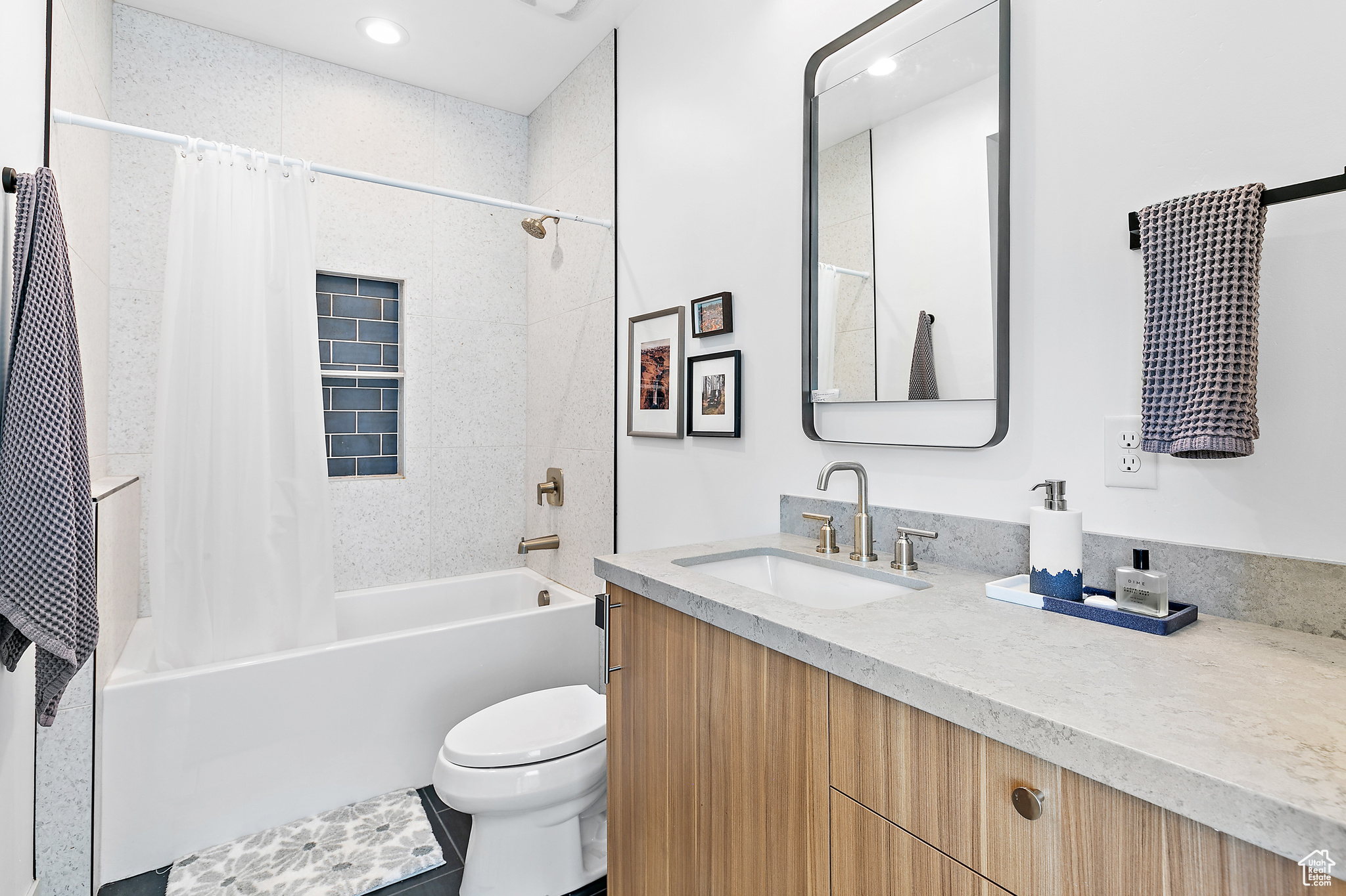 TRAVERSE MOUNTAIN - Residential