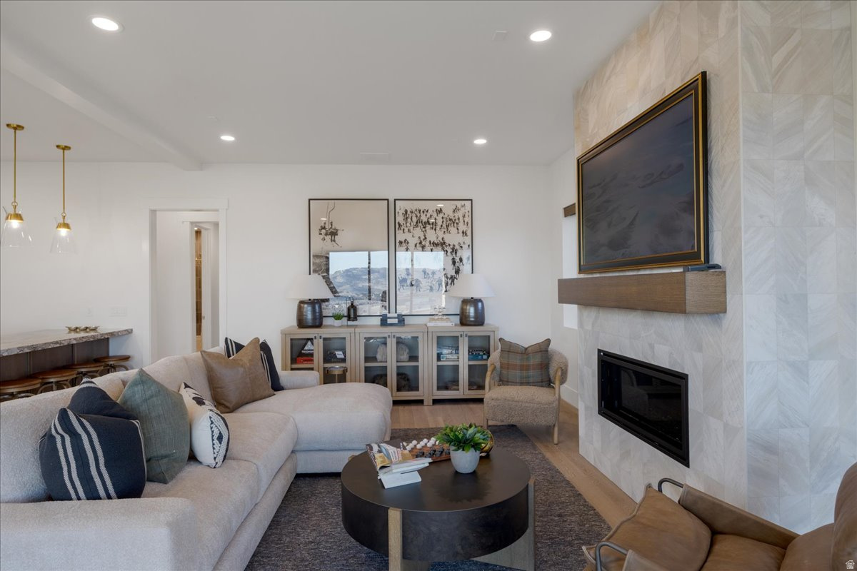 AMANTI LAGO - Residential