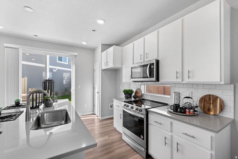 Tiny photo for 371 E HALLS CREEK RD, Saratoga Springs, UT 84045 (MLS # 2154776)