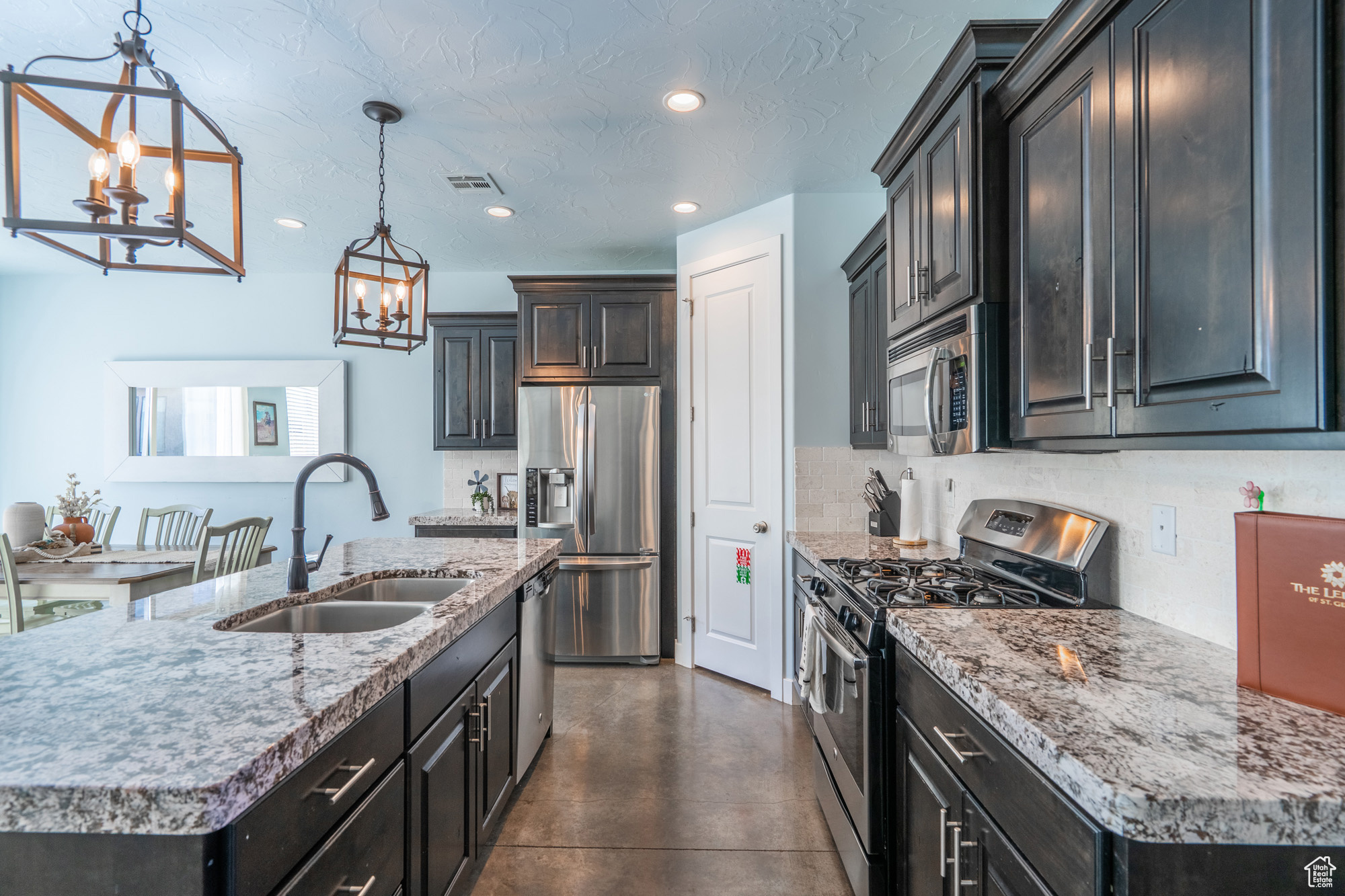 ESCAPES AT THE LEDGES PH 1 - Residential