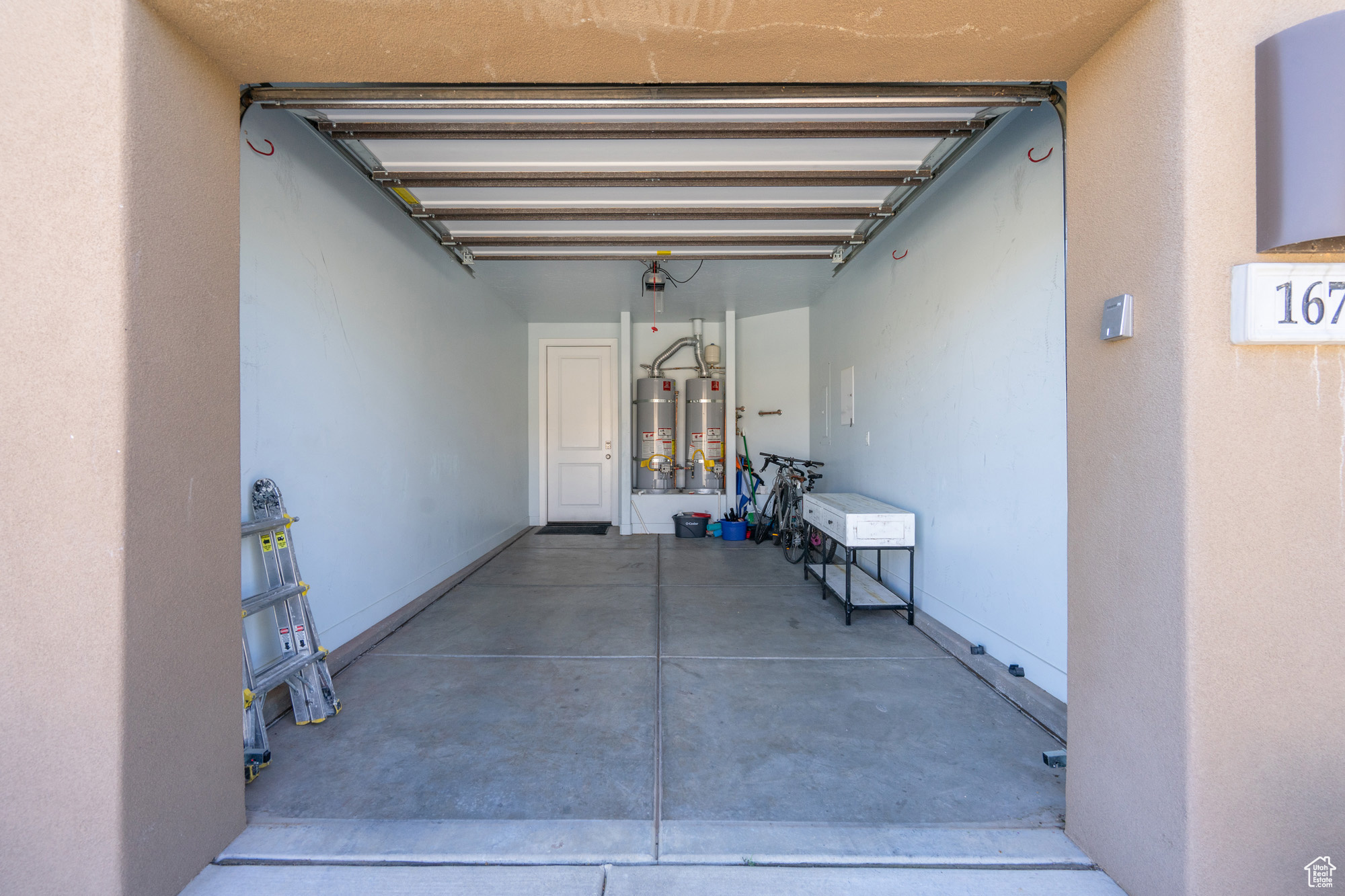 ESCAPES AT THE LEDGES PH 1 - Residential