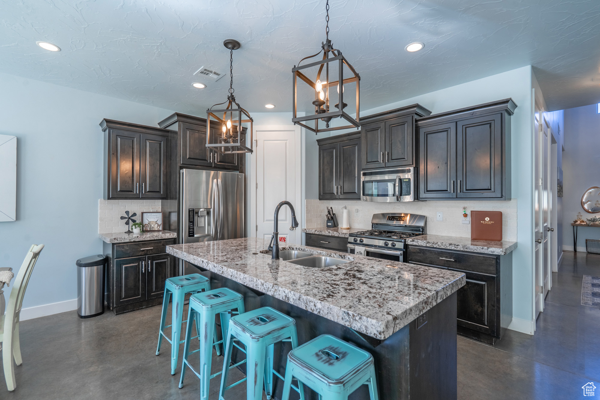 ESCAPES AT THE LEDGES PH 1 - Residential