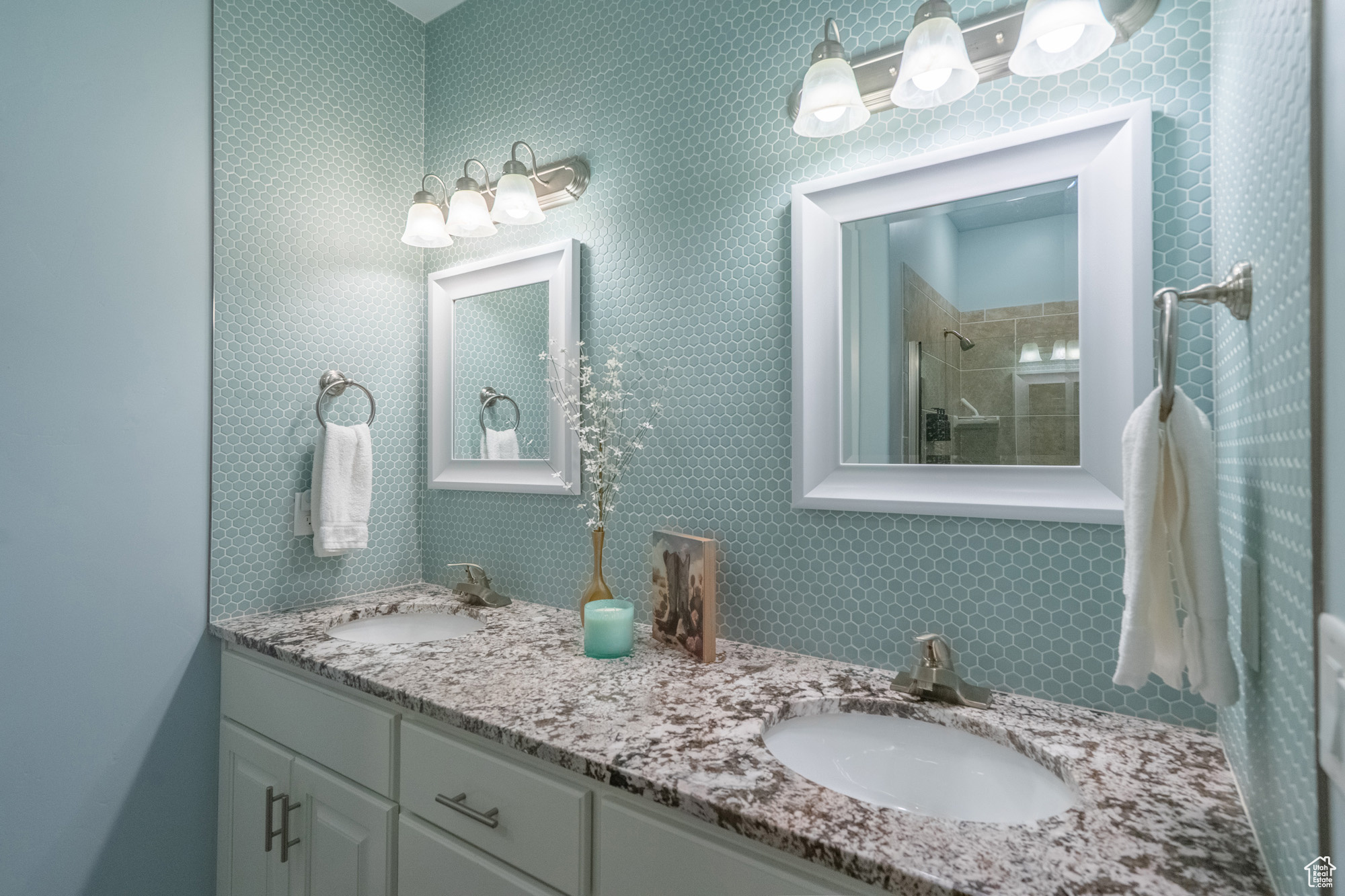 ESCAPES AT THE LEDGES PH 1 - Residential