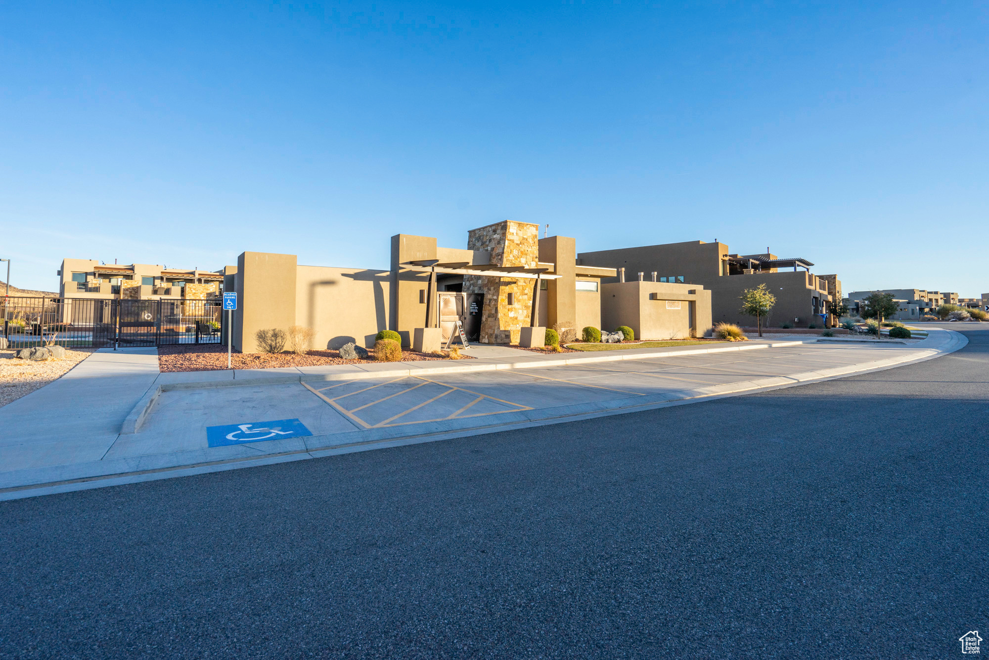 ESCAPES AT THE LEDGES PH 1 - Residential