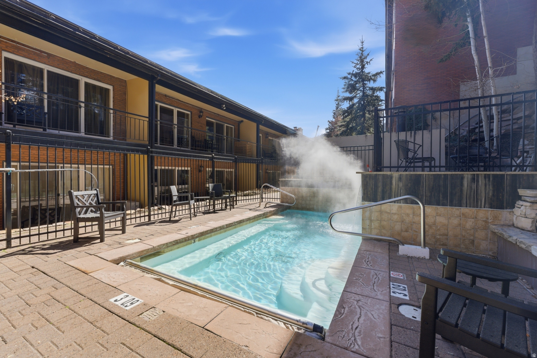 TREASURE MOUNTAIN INN - Residential