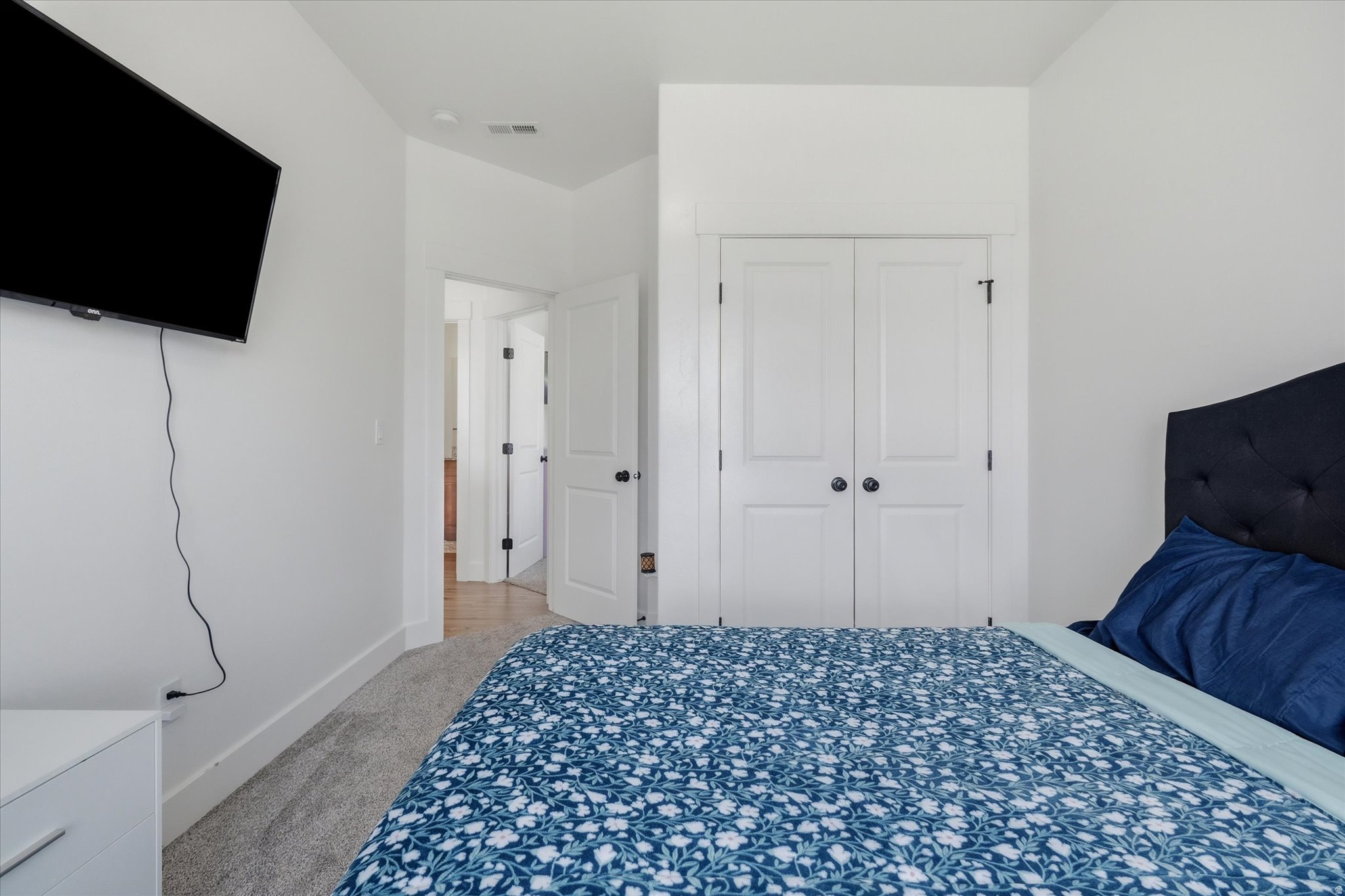 EAST VIEW LANDING - Residential