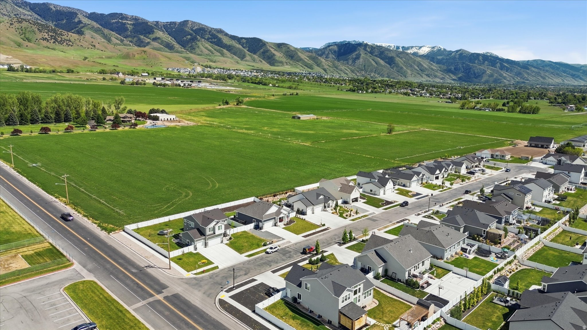 EAST VIEW LANDING - Residential