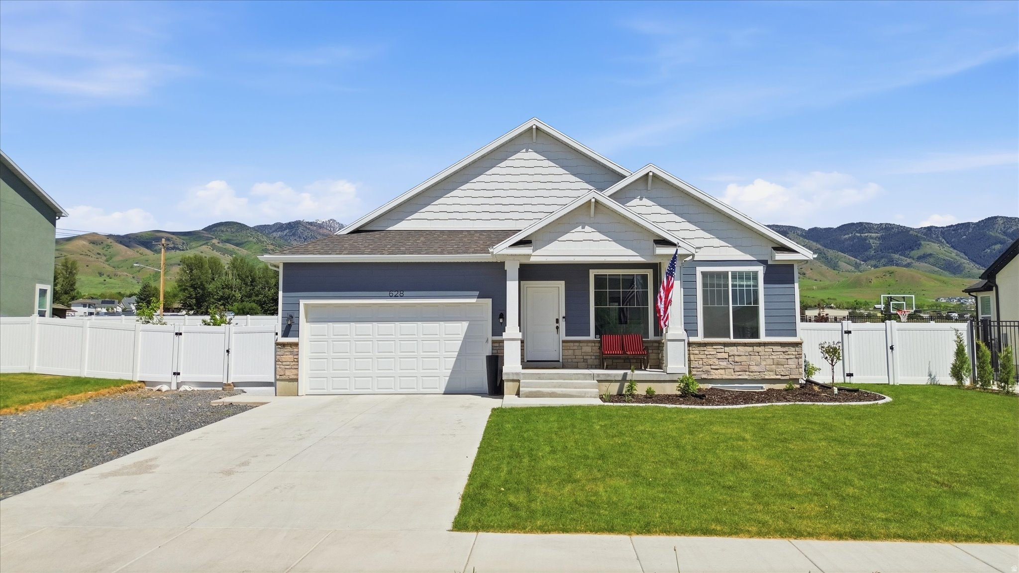 EAST VIEW LANDING - Residential