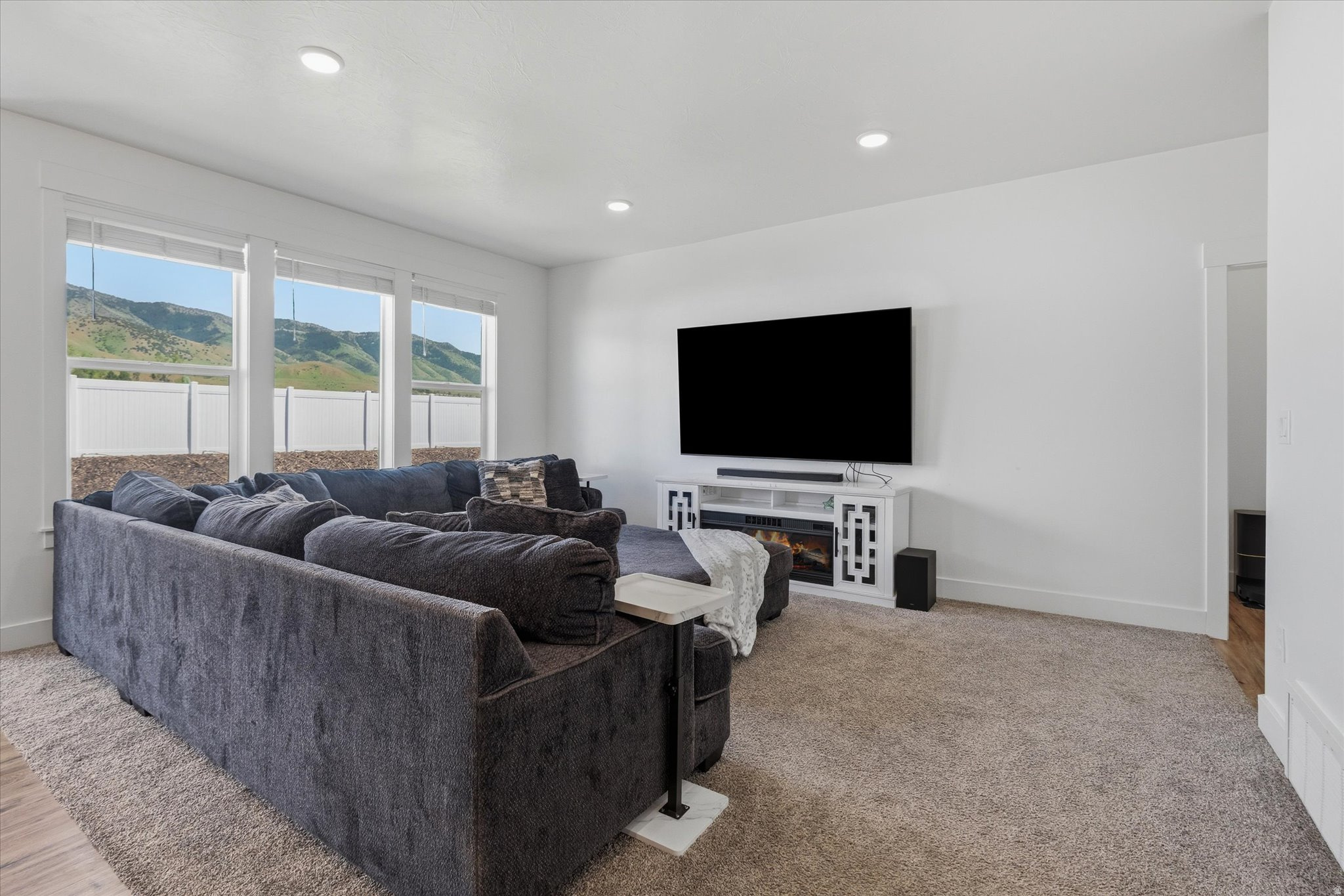 EAST VIEW LANDING - Residential