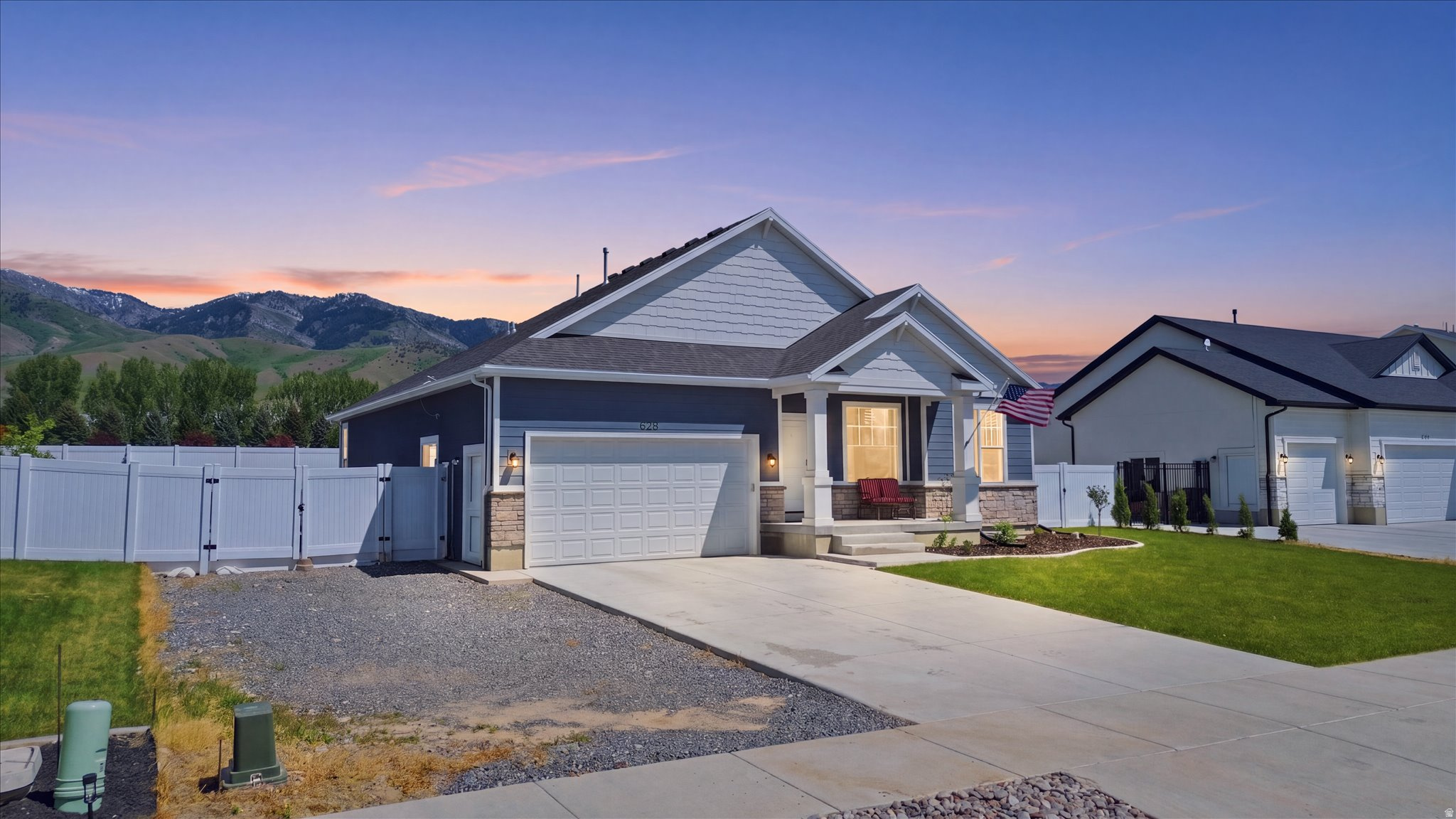 EAST VIEW LANDING - Residential