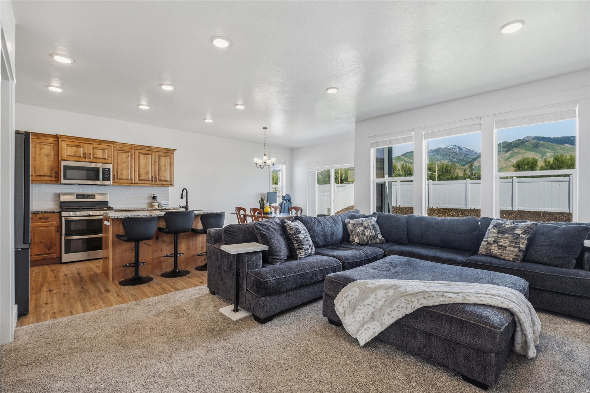 EAST VIEW LANDING - Residential