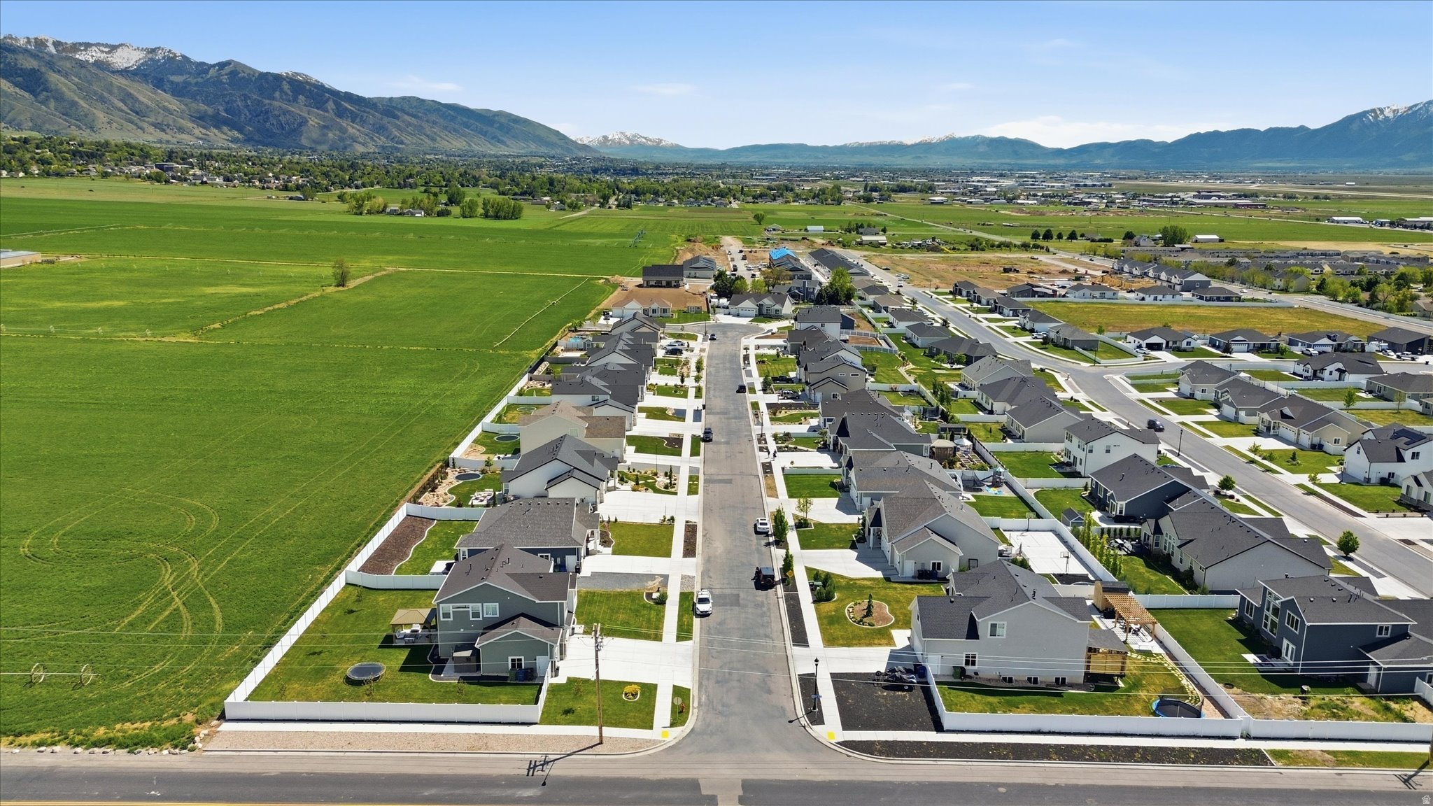 EAST VIEW LANDING - Residential