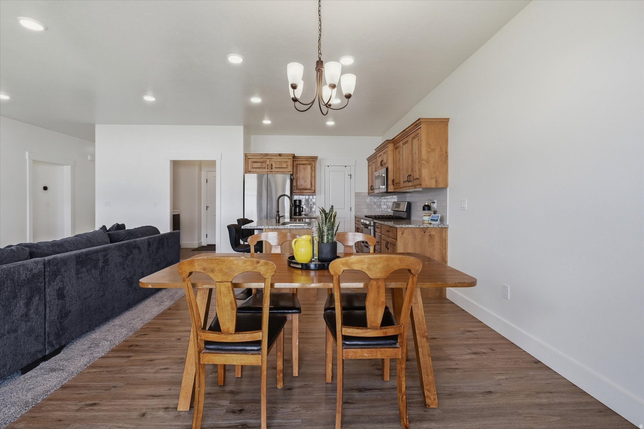 EAST VIEW LANDING - Residential