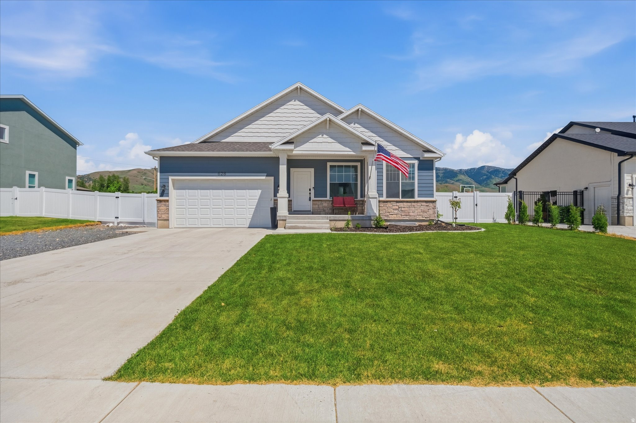 EAST VIEW LANDING - Residential