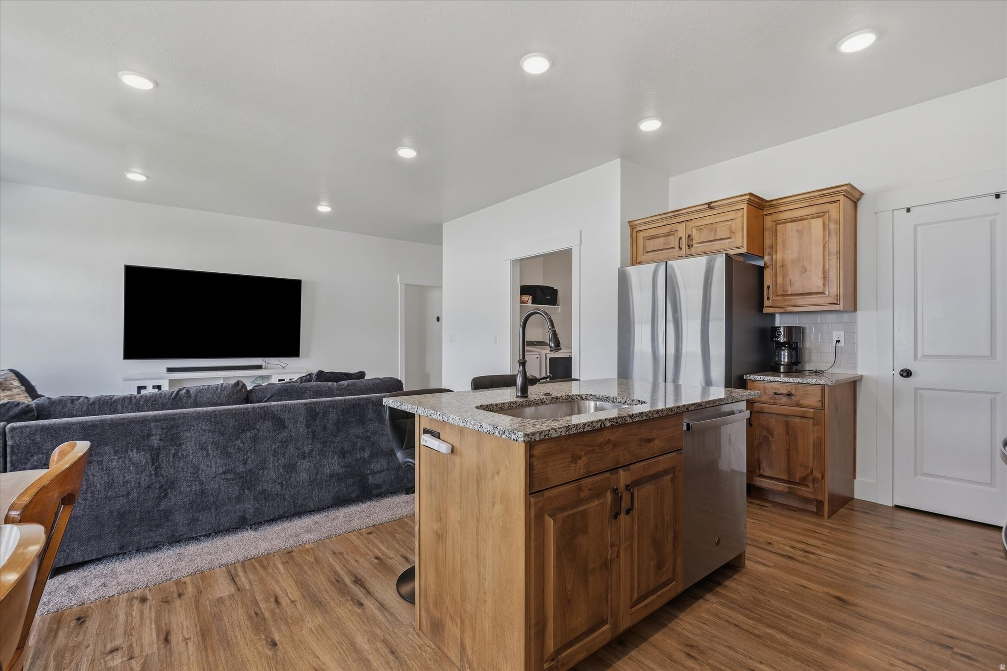 EAST VIEW LANDING - Residential