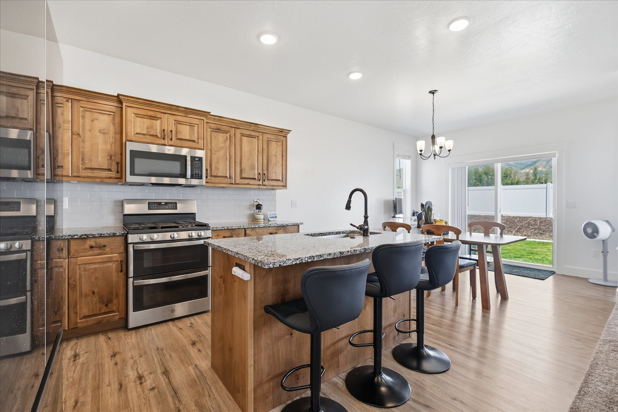 EAST VIEW LANDING - Residential