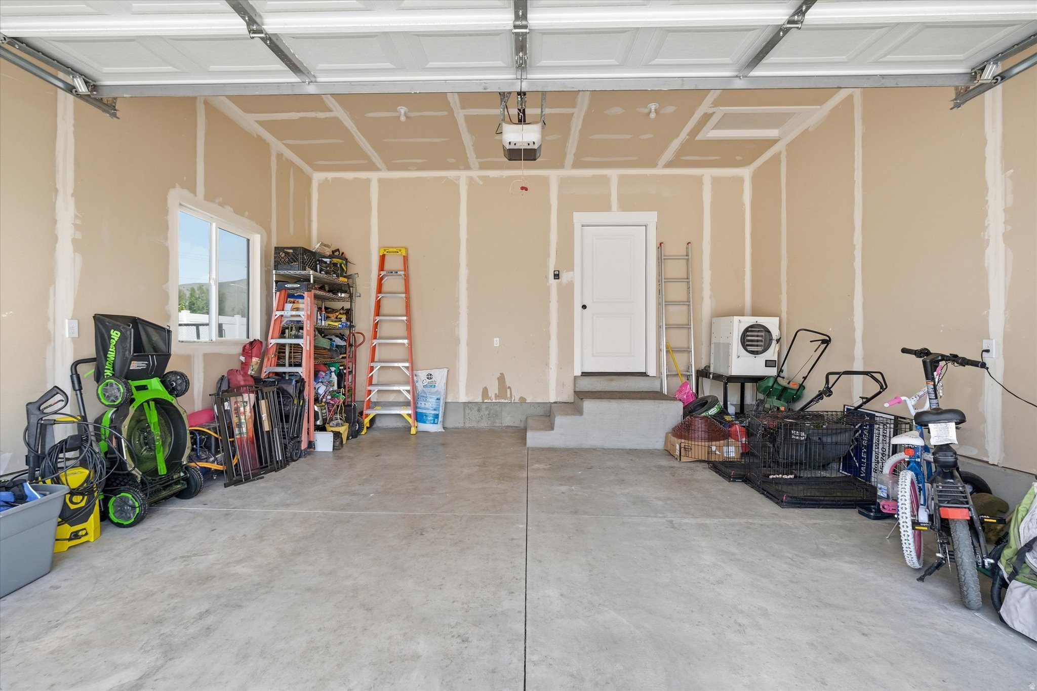 EAST VIEW LANDING - Residential