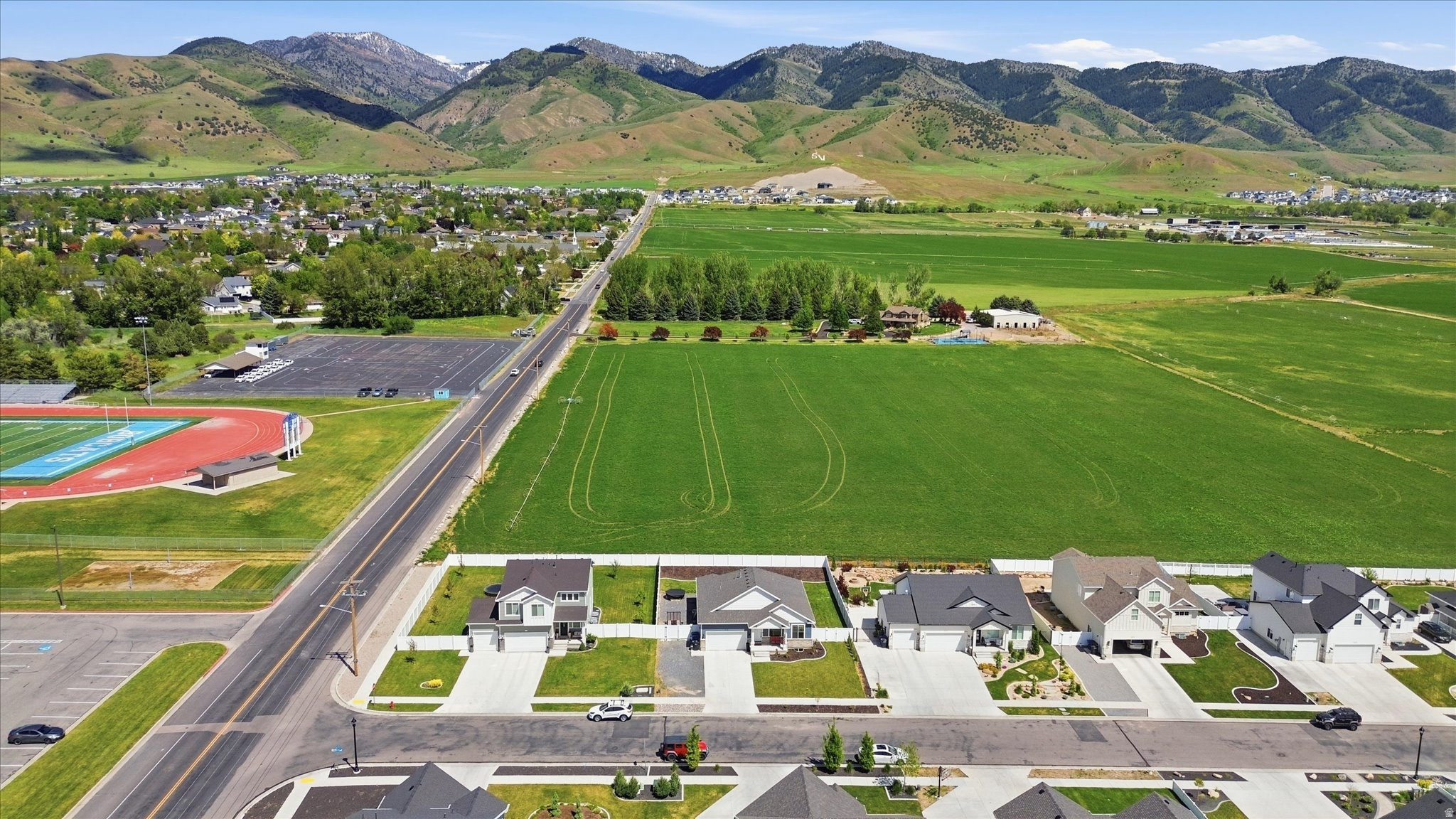 EAST VIEW LANDING - Residential
