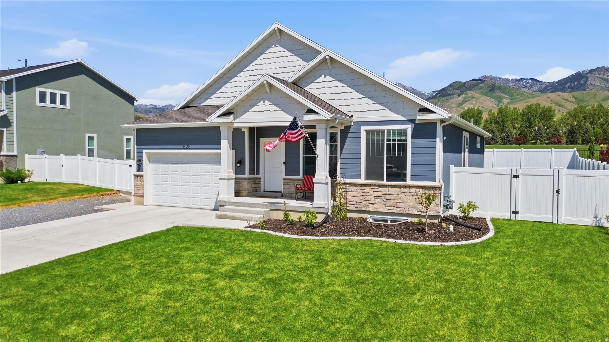 EAST VIEW LANDING - Residential