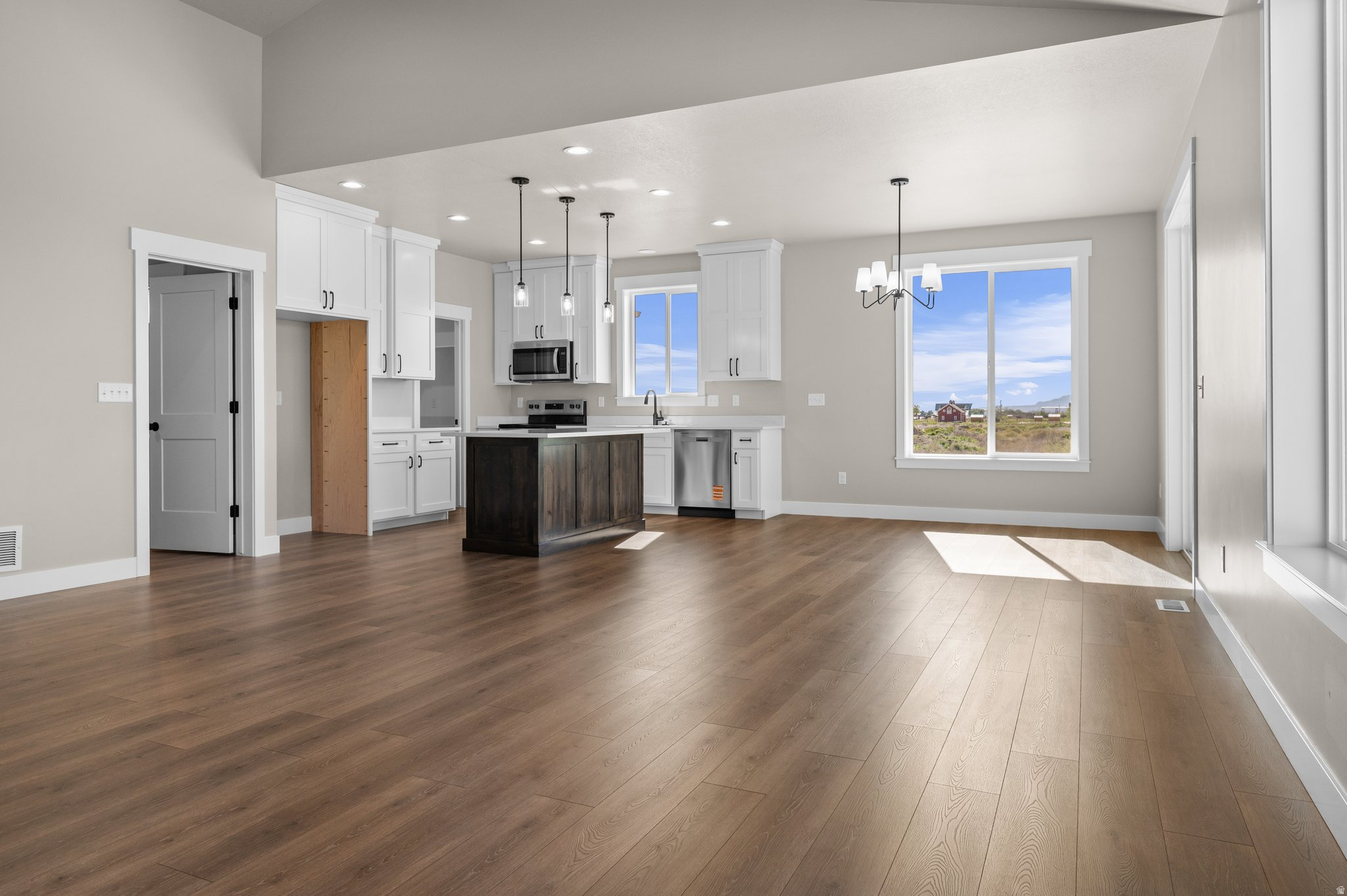 THE BARN AT TERAKEE FARMS - Residential