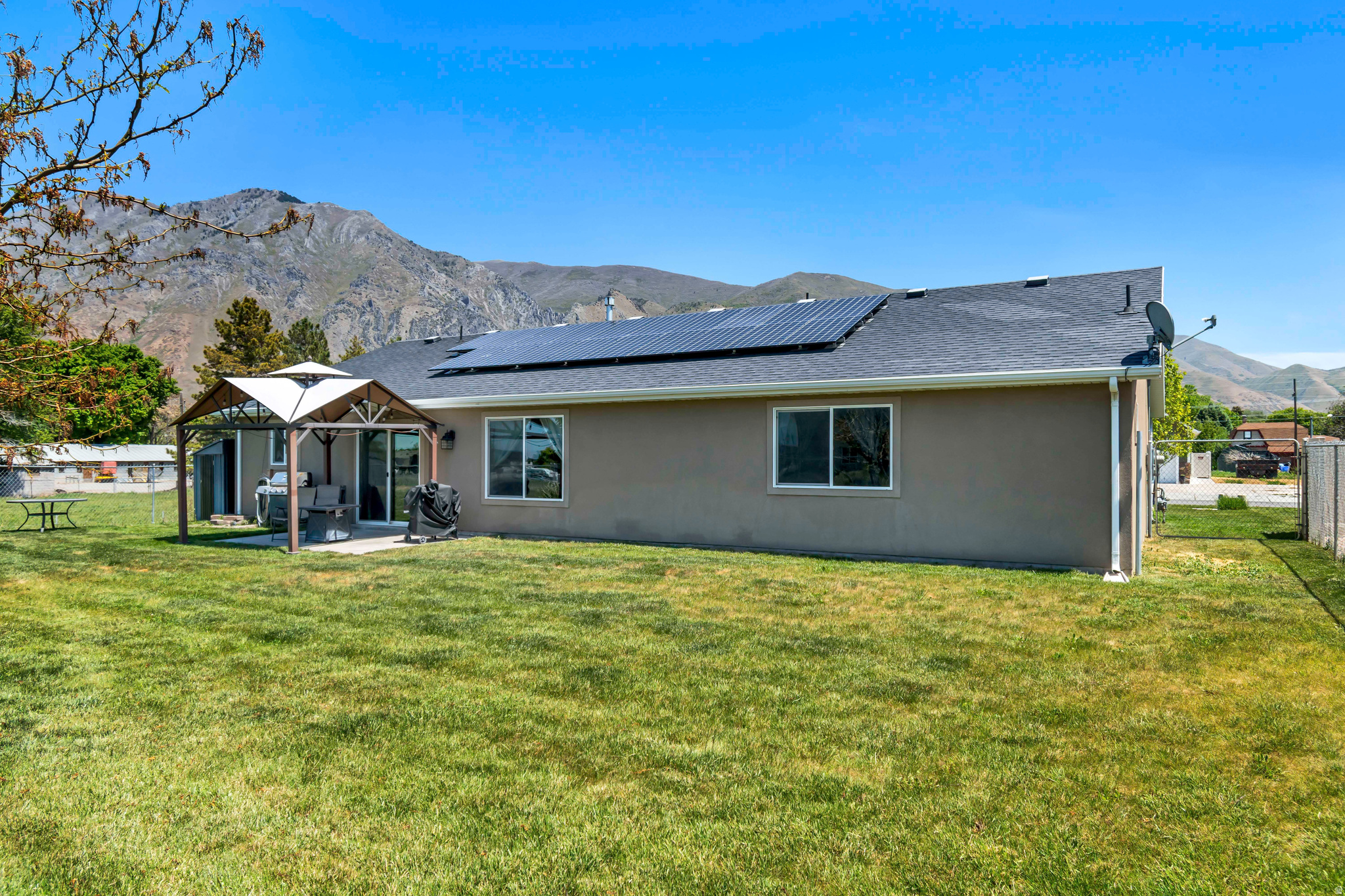 WEST VIEW AMD - Residential