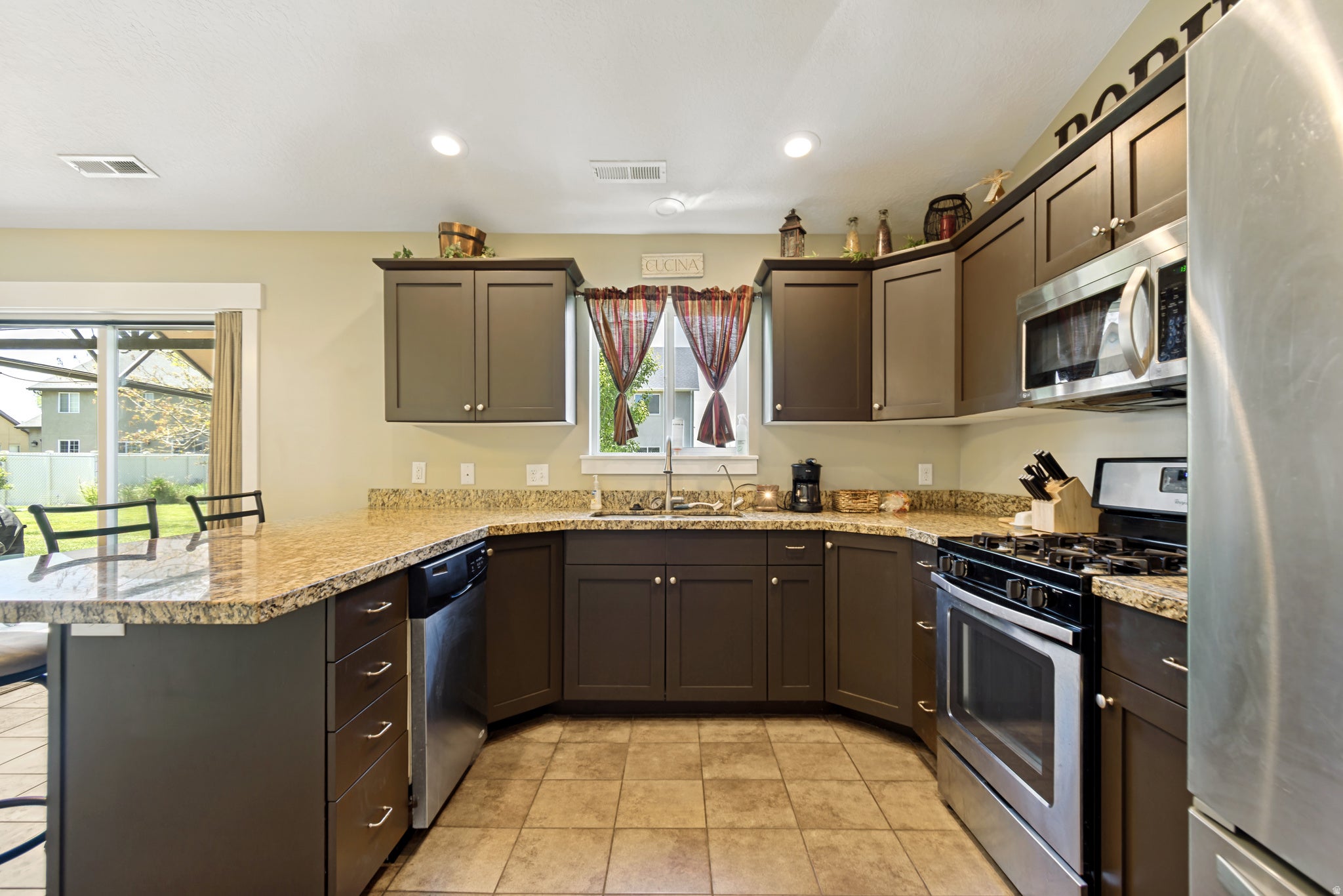 WEST VIEW AMD - Residential