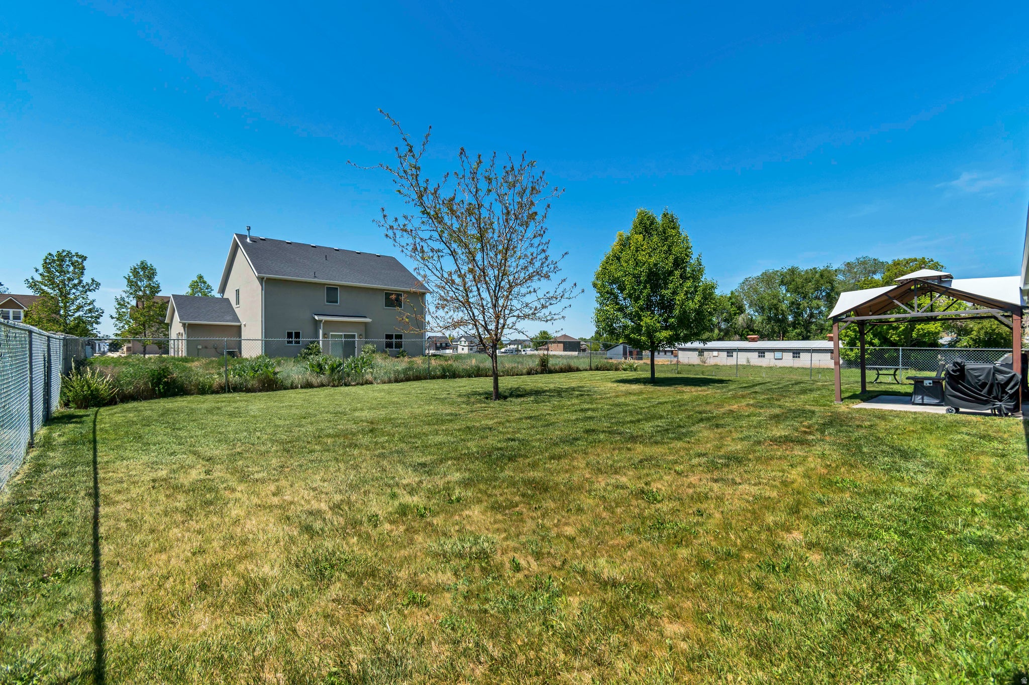 WEST VIEW AMD - Residential