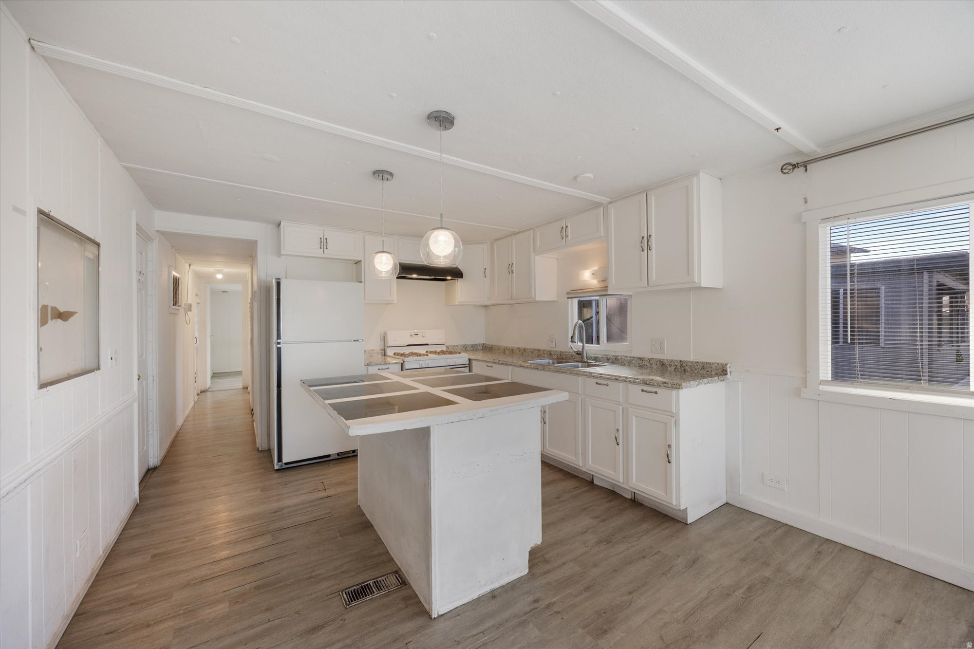 MONA LEA MOBILE HOME PARK - Residential