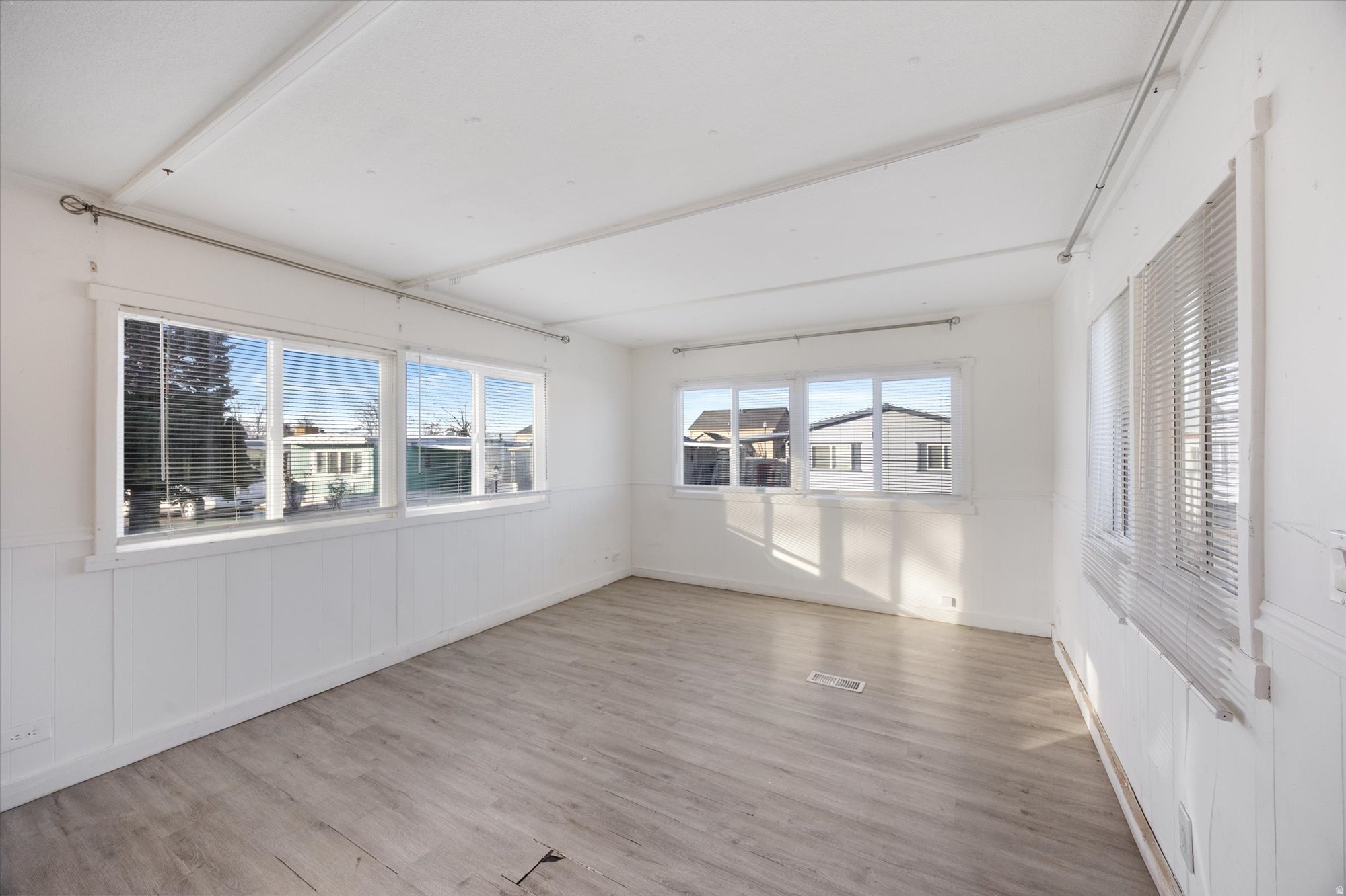 MONA LEA MOBILE HOME PARK - Residential