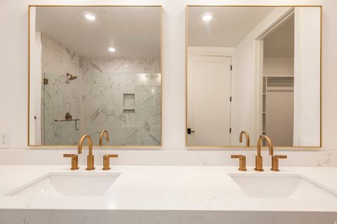 Tiny photo for 2250 E MURRAY HOLLADAY RD #305, Holladay, UT 84117 (MLS # 2122459)