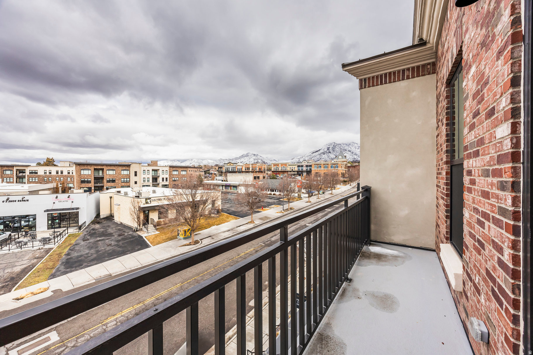 APOLLO SQUARE - Residential