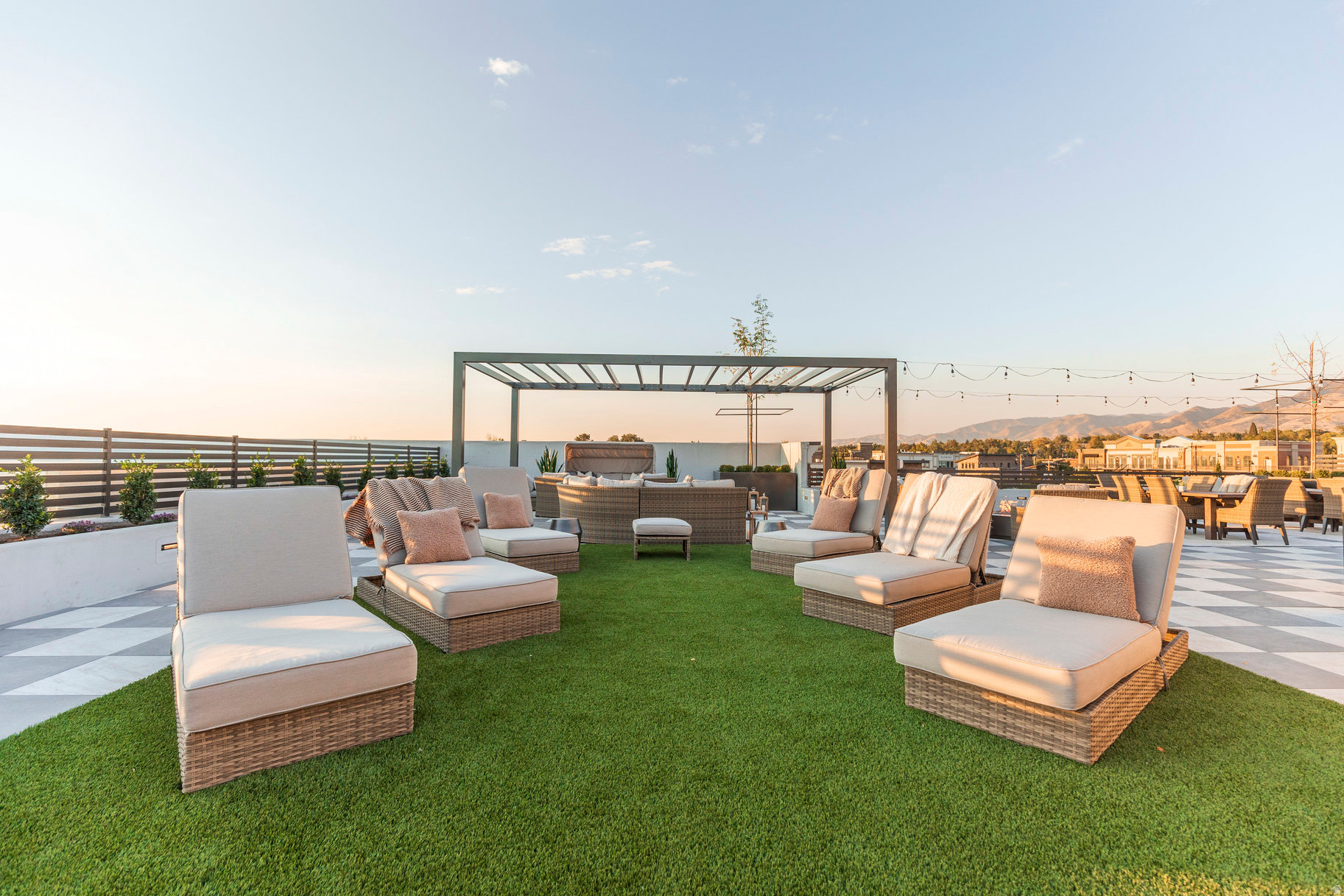 APOLLO SQUARE - Residential