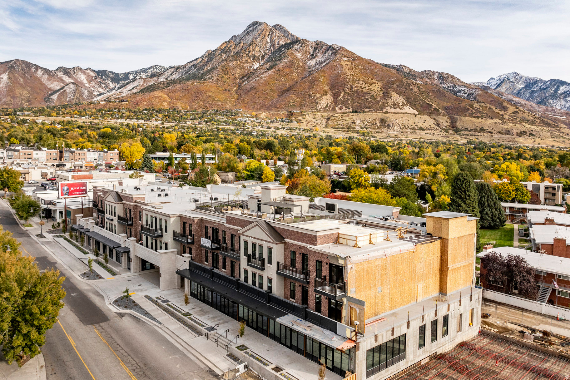 APOLLO SQUARE - Residential