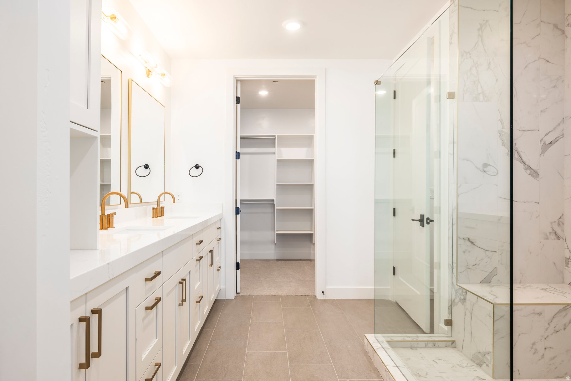 APOLLO SQUARE - Residential