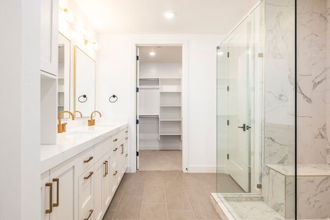 Tiny photo for 2250 E MURRAY HOLLADAY RD #305, Holladay, UT 84117 (MLS # 2122459)