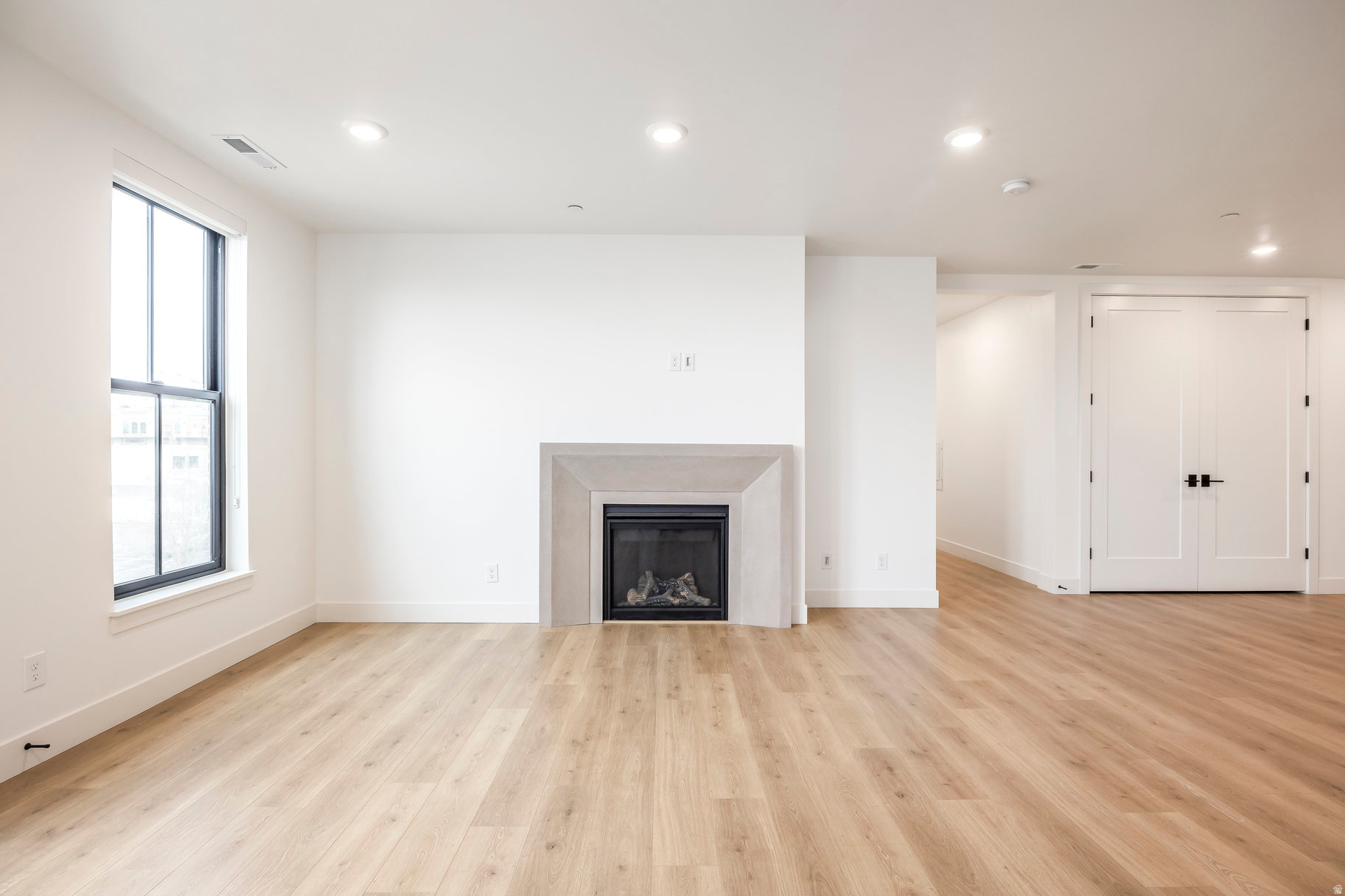 APOLLO SQUARE - Residential