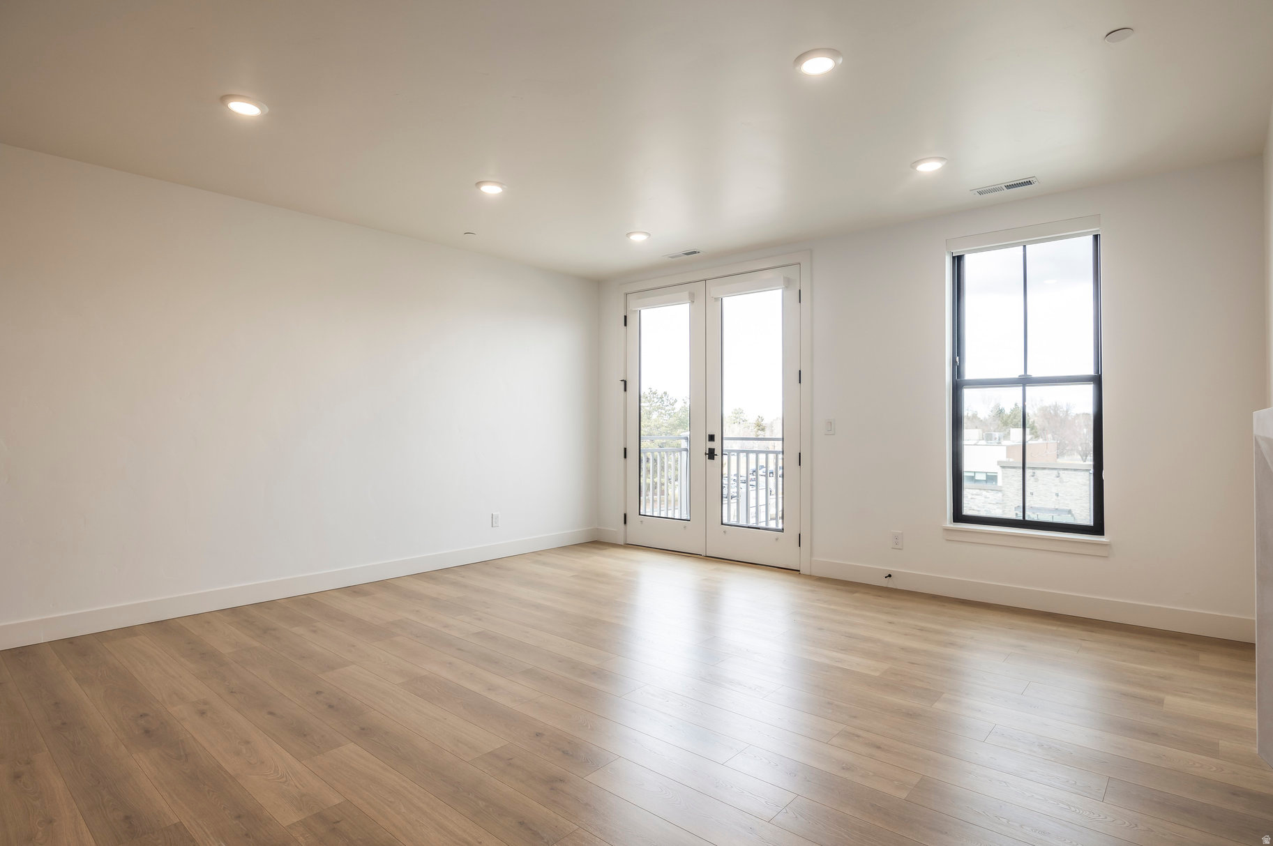 APOLLO SQUARE - Residential