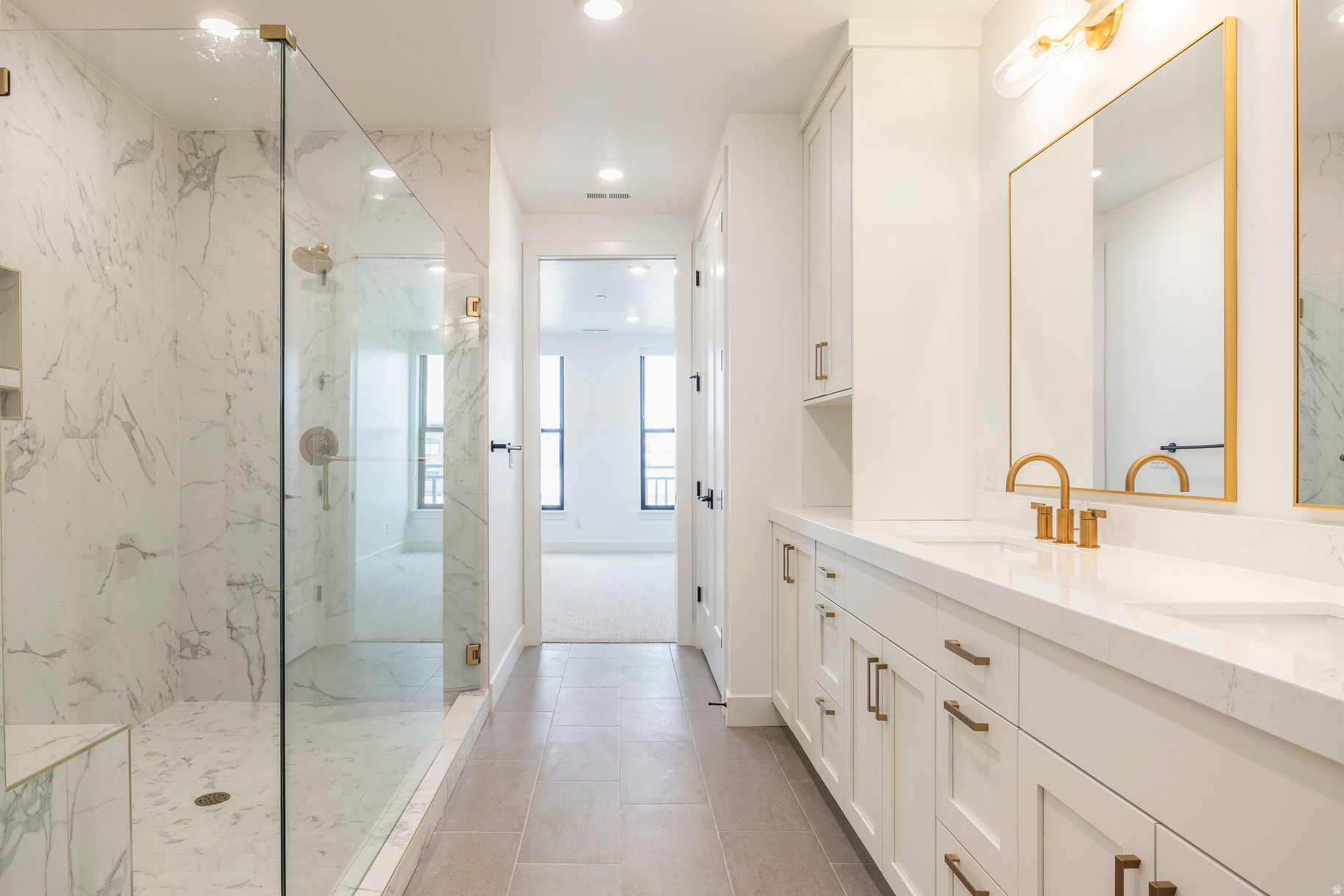 APOLLO SQUARE - Residential