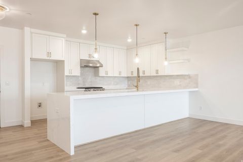 Tiny photo for 2250 E MURRAY HOLLADAY RD #305, Holladay, UT 84117 (MLS # 2122459)