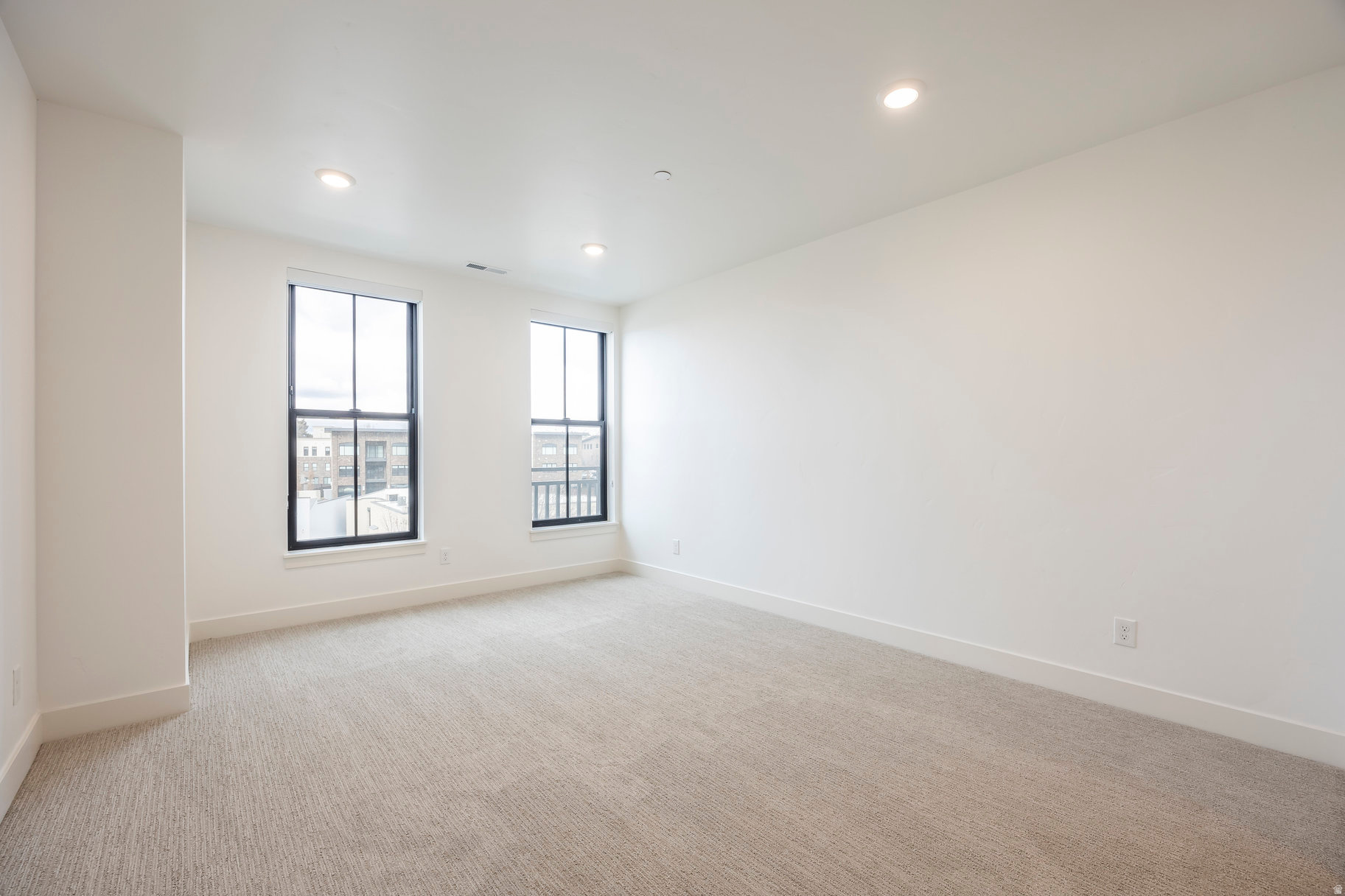 APOLLO SQUARE - Residential