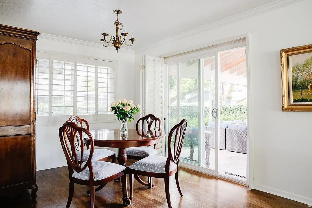 VEGAS SUB - Residential